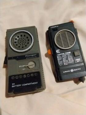 3-5952c 2 Different Brands Vintage Ge General Electric Ranger British Design Walkie-talkie Untested 1970s