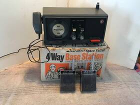 Archer 60-3028 Space Patrol 4-way Base Station With 2 Walkie Talkies In Box Nice Rare