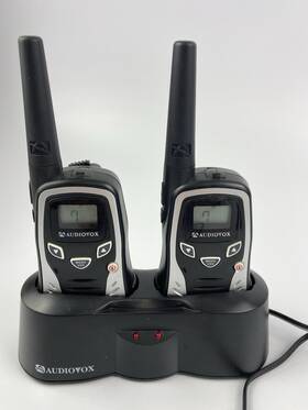 Gmr6862ch Audiovox Walki Talkies Model And Charger With New Rechargeable Batteries