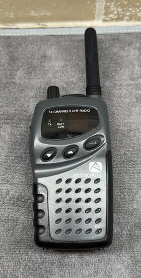 Mudfr-130 Audiovox Model Fr-130a Fm Transceiver Walkie Talkie 14 Channel