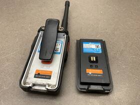 Axb-75a Axiom Axp485 Portable Radio Ut With Li-ion V Battery Pack