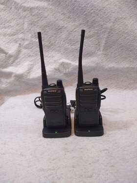 Bf-s88 Baofeng Two Way Radio 400-470mhz Walkie Talkie Set Flashlight 2 Chargers