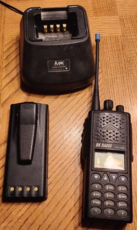 K95kngp800 Bendixking Bk Radio With Charger