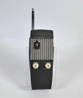 Ef Johnson 242-10 E.f Vintage Personal Messenger 1 1/2 Watt Cat. No. 242-102 Walkie Talkie