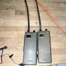 5715-70159706 Ge Hand Held Cb Portable Radios Pair 40 Channel Battery Low Indicator Gray