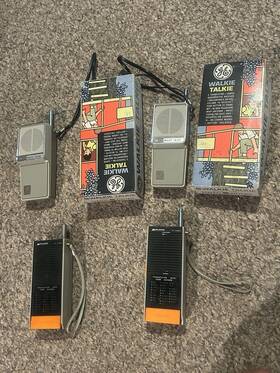 13-046x General Electric And Midland Vintage Walkie Talkie Handheld Cb 4 Lot 3 Turn On Read