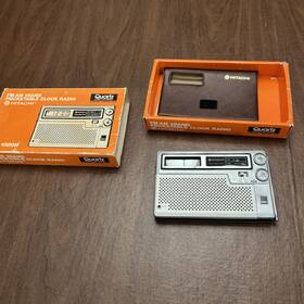 Hitachi Khc-1300h Radio Am/fm 2 Band Clock Does Not Work Only