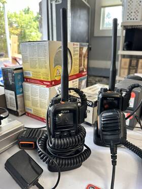 Ch10l07 Hytera Handheld Two Radio With Charger Port And Remote Speaker Microphone