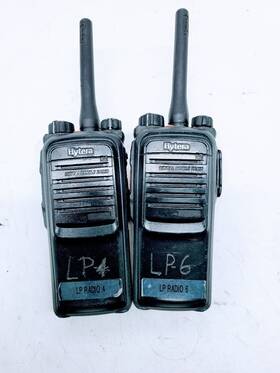 Dp702 Hytera Lot Of 2 16ch Digital To Way Radio