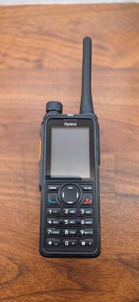 Hp782-uv Hytera Hp782uv - Uhf 350 470 Mhz Digital Dmr