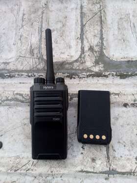Pd402i Hytera Two Way Radio Uhf 400-470mhz Portable Handheld With Battery