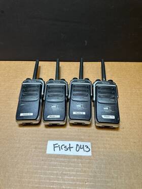 Pd602um Hytera Uhf Two Way Portable Radios Lot Of 4 Work
