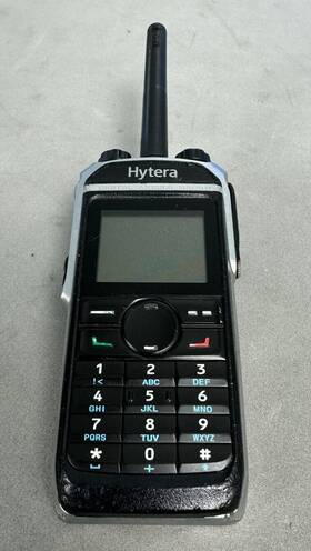 Pd682-um Hytera Pd682 Um 2-way Radio Uhf 400 - 527 Mhz Gps Missing Side Button/battery