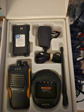 Tc-610-p-u Hytera Tc-610p-u Lot Of Four- Uhf Walkie Talkie Gently Used 5 Watt 450-470