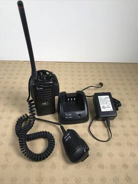 Ic-f3011 Icom Hm-159l Portable Radio 5w 16 Ch Vhf With Charger Microphone