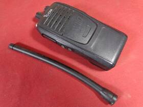 Ic-f1100d Icom Ic-1100d Vhf 16 Channel Radio With Battery And Antenna No Charger #c74