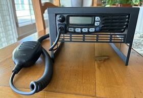Ic-6021 Icom Gmrs Radio With Base Station Frame