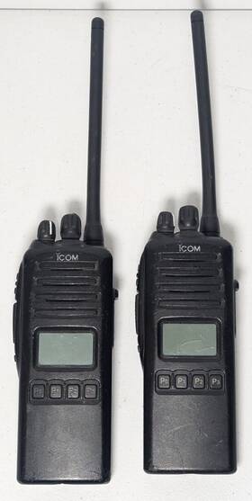 Ic-f70ds Icom Ic-70ds Vhf P25 Digital Radios Qty 2