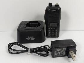 Icom Ic-f3gt-2 Vhf 146-174 Mhz 40ch 40w With Battery And Charging Dock Read