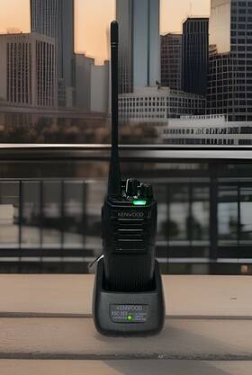 Nx-1300-kdu Kenwood Nx-1300-k Du Uhf Two Way Radio Transceiver With Battery And Charger