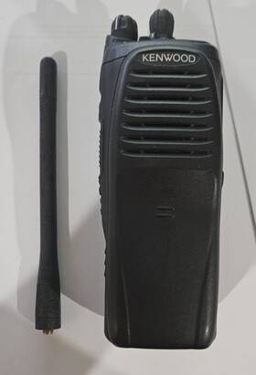 Tk-5210-k Kenwood Portable Vhf Digital Radio With New Charger And Power Supply
