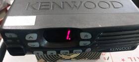 Tk-8302u-1 Kenwood Tk-8202u1 450-520 Mhz Uhf Mobile Radio Power Up Only