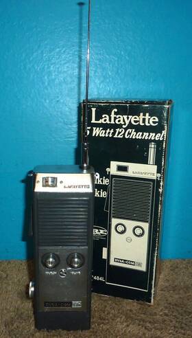 99-32484l Lafayette Dyna-com 12a Cb Walkie Talkie Transceiver 12 Channels With Box