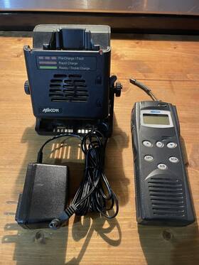 Macom P7100hp Radio With Car Rapid Charger Macom P7100hp Radio With Car Rapid Charger