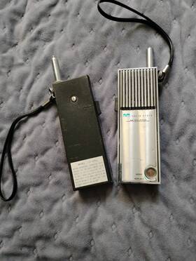 13-125 Midland Solid State Model Walkie-talkie