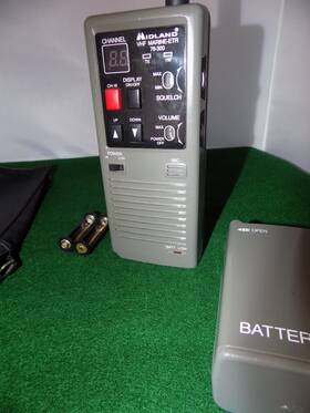 78-300 Midland Vhf Marine Radio Etr Channel Runs On Aa Batteries Mint