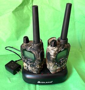 Gxt1050g Midland Set Of Gxt Xtra-talk Radios Charger Station Camo Hunting Hiking