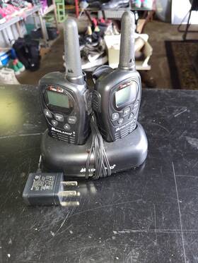 S003a2u0900030 Midland Walkie Talkie