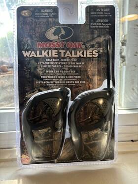 Mossy Oak 638499464531 Walkie Talkies Two-way Radio 200 Ft Range Ages 5 Sealed Kidz Toyz