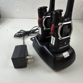 Motorola 2425b-em1000 Two-way Radios Set Of 2 Dual Charging Cradle