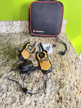 34301-07 Motorola Talkabout 2 Way Radio Set Kem-ml Mt Series