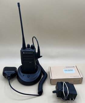 Mvp018660 Motorola 748091003035 Cp200d 16 Channel 2 Way Radio Kit