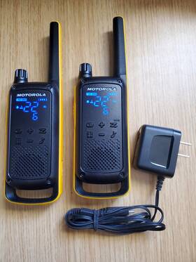 Motorola 850000635685 Talkabout T470 Two Way Radio Walkie Talkies Black/yellow 22 Chan