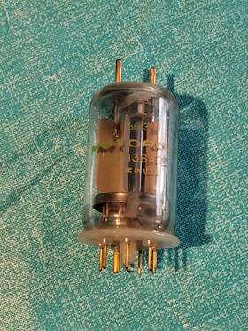 97s136a02 Motorola Radio Tube. Untested
