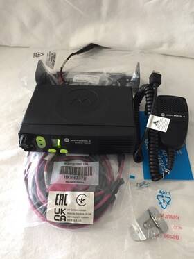 Aa50rpc9aa1an Motorola Cm200 Uhf 438-470mhz 40 Watt 4ch Analog With New Accessories