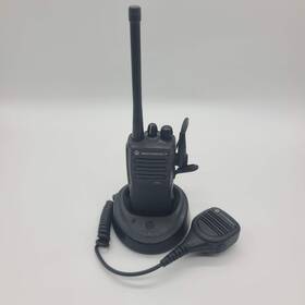 Aah01jdc97 Motorola Cp200d Two-way Radio