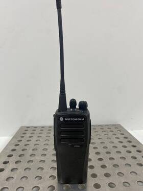 Aah01qdc9jcan Motorola Cp200d Two-way Radio Uhf/vhf