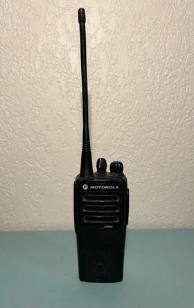 Aah01qdcjc2an Motorola Cp200d Uhf 16-channel Walkie