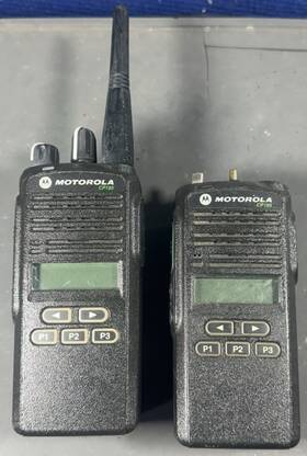 Aah03kef8aa7an Motorola Aah03rdf8aa7an/aah03kef8aa7an Lot Of 2 Cp185 Two Way Radios - As-is Untested Models