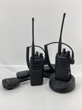 Aah11ydc9jc2an Motorola Mototrbo R2 Portable Two-way Radio Uhf 400-480mhz Ip55