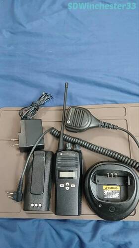 Aah50qdf9aa5an Motorola Cp200xls 128ch 4w Uhf Walkie Talkie Two Way Radio Read