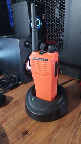 Aah50rdc99aa1an Motorola Aah50rdc9aa 14 Refurbed Hi-viz Orange Cp200 Uhf 438-470 Mhz 4 Ch Bulk Listin