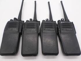 Aah55qdc9lc1an Motorola Lot Of 4 Xpr 6350 Uhf Two Way Radios