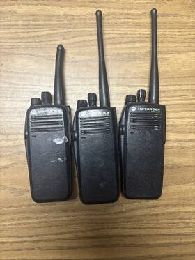 Aah55tdt9ja1an Motorola Lot 3 - Xpr 6100 Uhf Two-way Radio