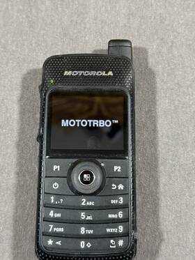 Aah81wcn9nb2an Motorola Aah81wcn9tb2an Mototrbo Sl7590 Portable Radio With Battery Parts/ Repair