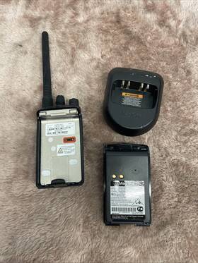 Aah84kbc4aa1an Motorola Untested Bearcom Bpr20 And Charging Base No Power Adapter